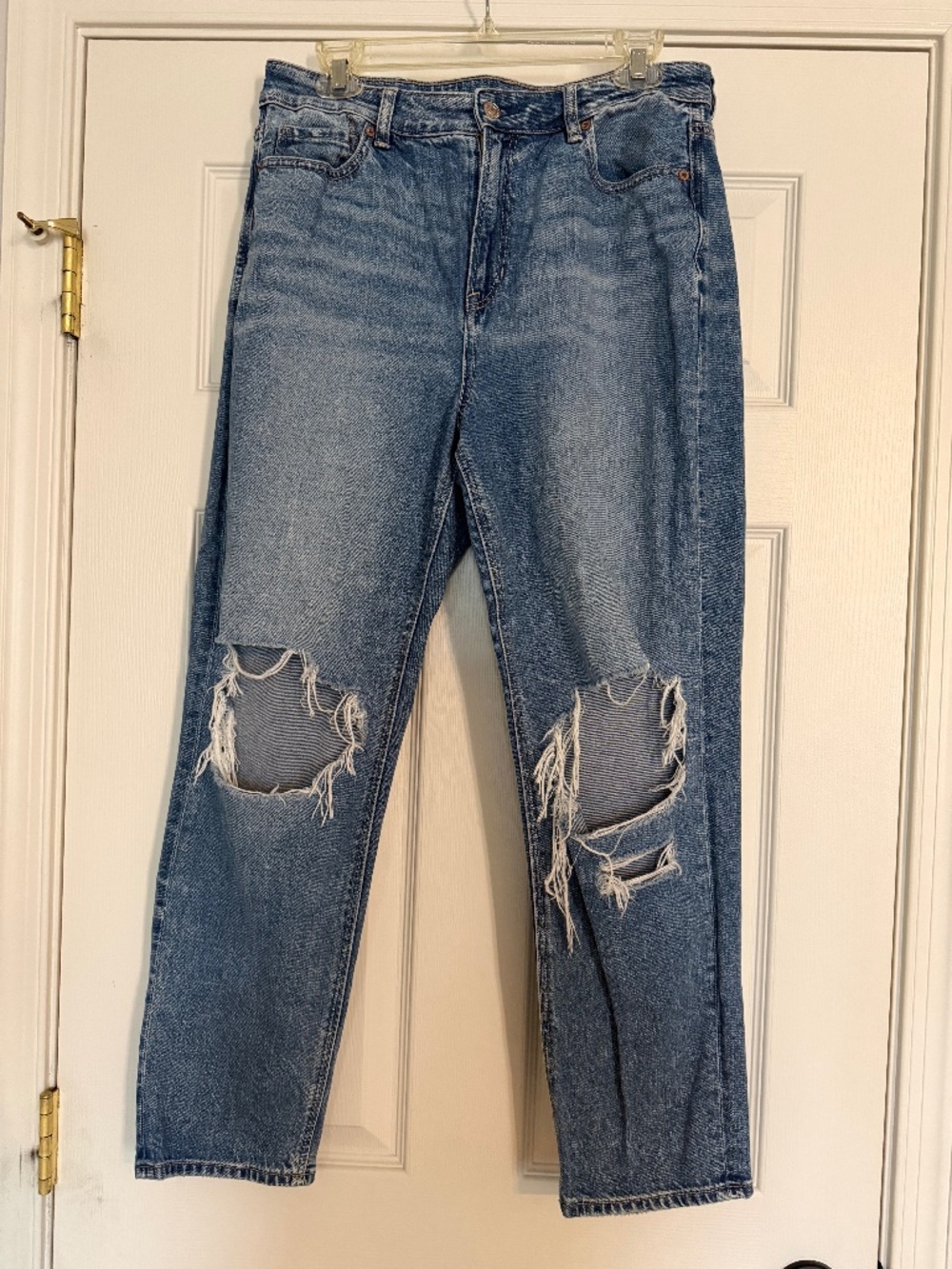American Eagle straight leg jeans- short